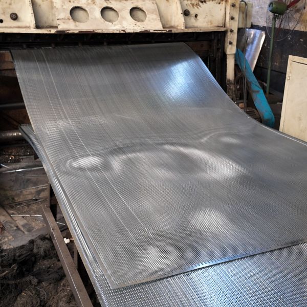 3mm Thickness Perforated Galvanized Steel Sheet For Sewer Filtration