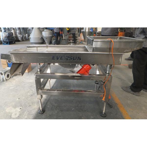 Stainless Steel Linear Vibrating Screen Efficiently Screens Large Particle Materials