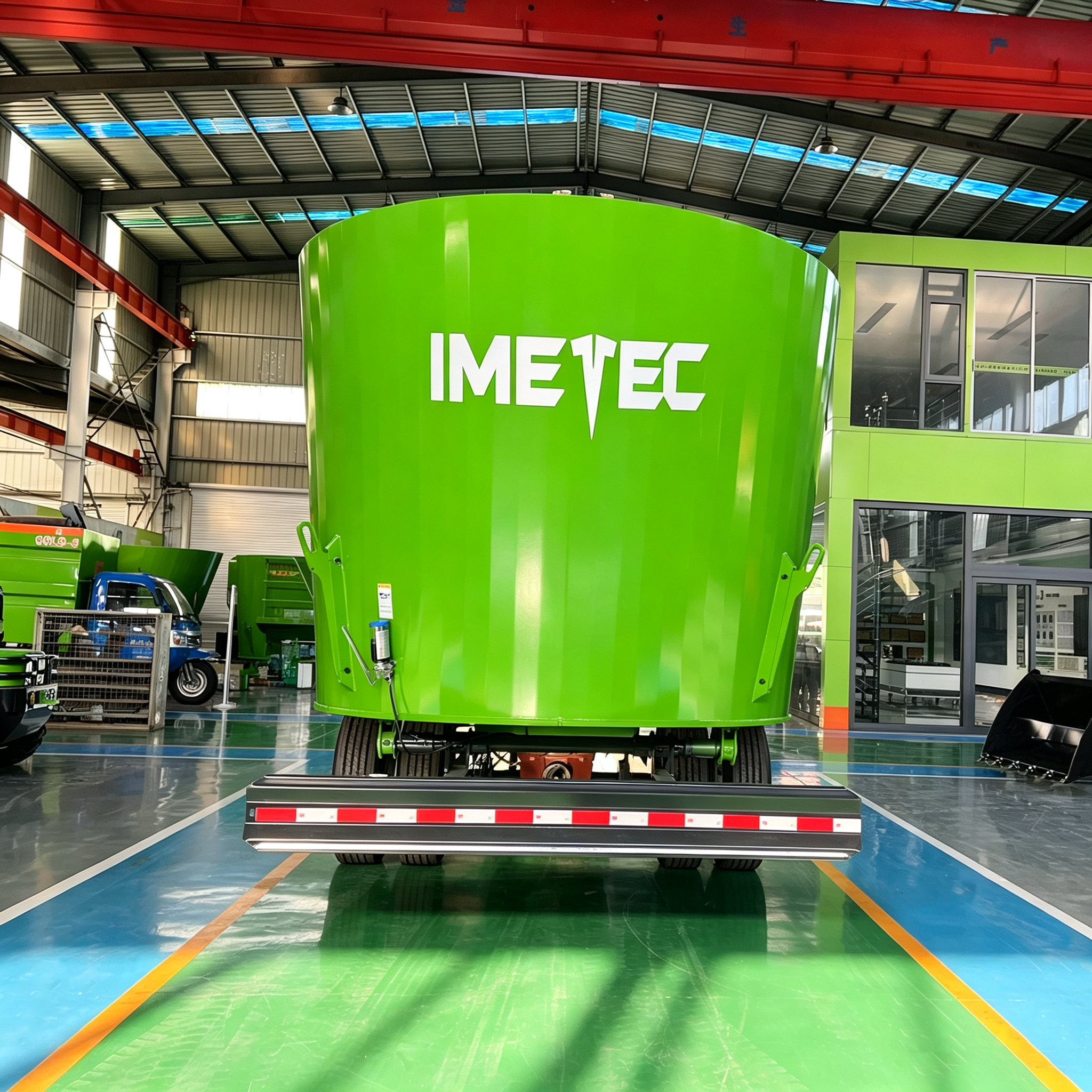 Electric Vertical Auger TMR Feed Mixer Manganese Steel Blade For Forage Cutting