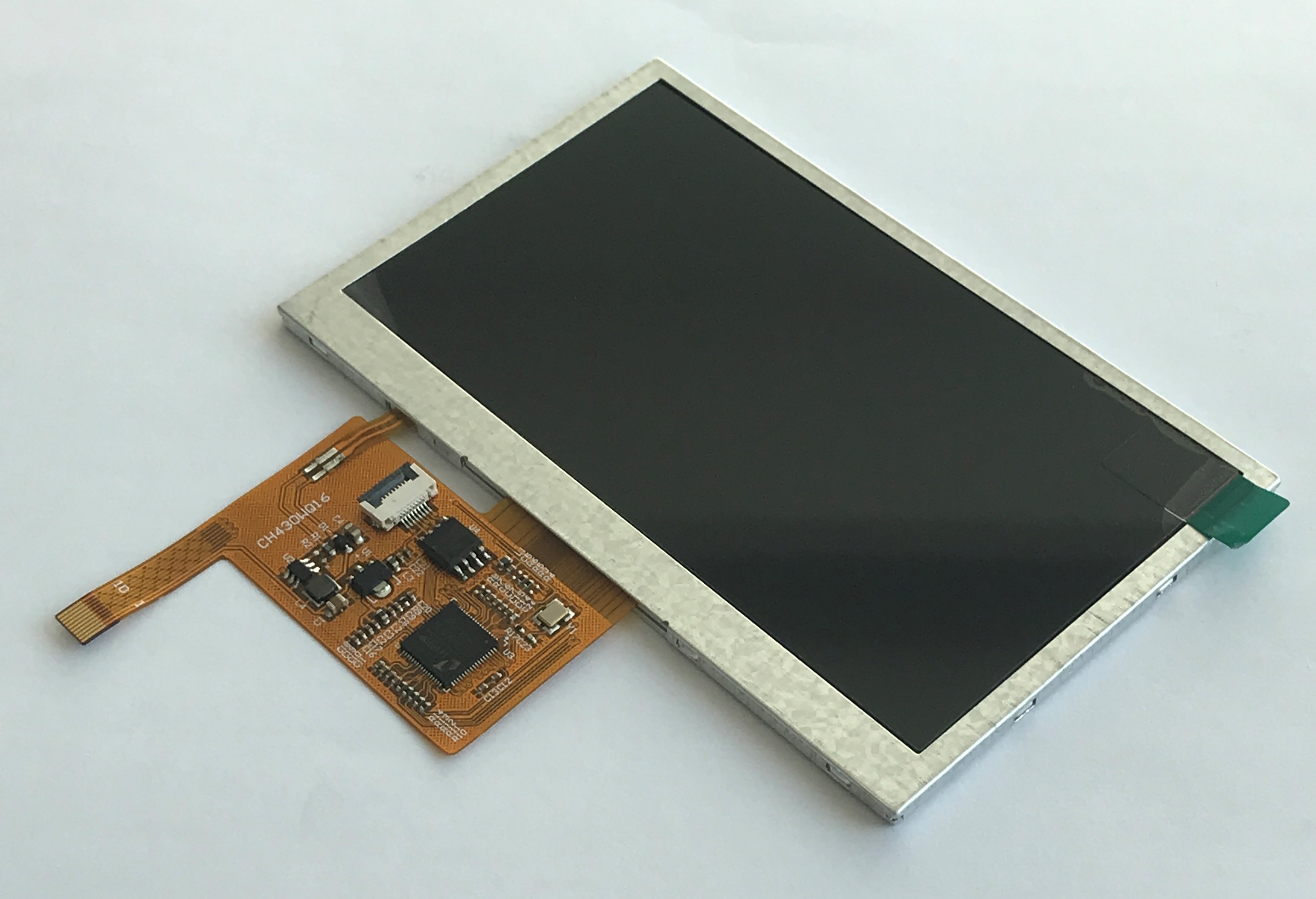 105.5 мм IPS с 4,3-дюймовым TFT LCD дисплеем