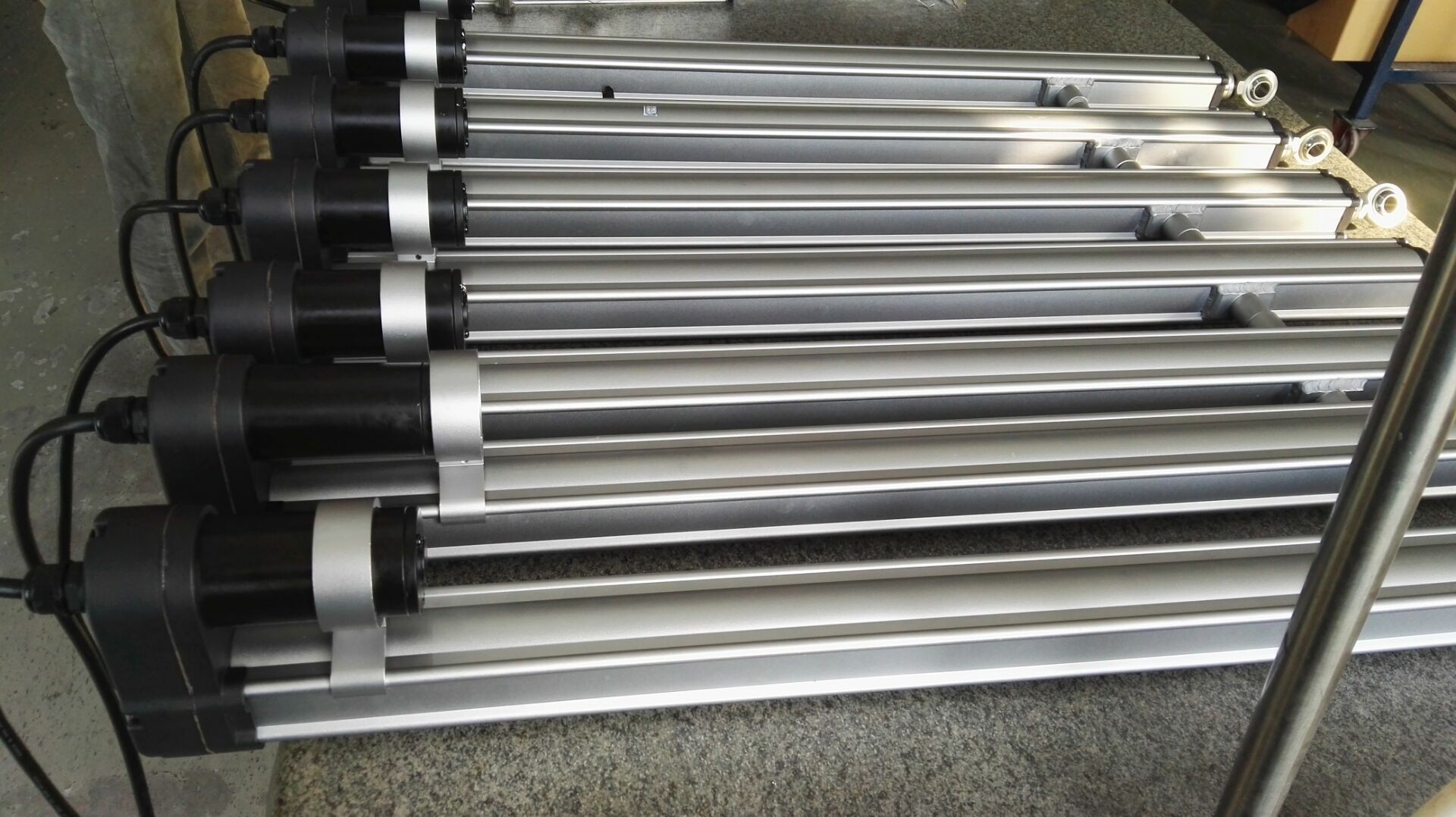 длина 1000KG перемещения солнечного привода линейная 24vdc 500mm