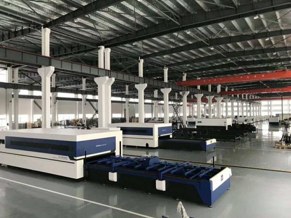 3000 * 1500mm Fiber Laser Cutting Machine Water Cooling With Exchange Cutting Table