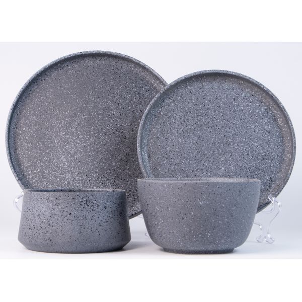 Dinnerware set