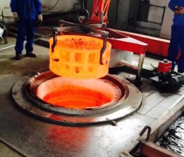 Tipo resistencia eléctrica del hoyo que modera el horno para las piezas de los materiales del acero de carbono