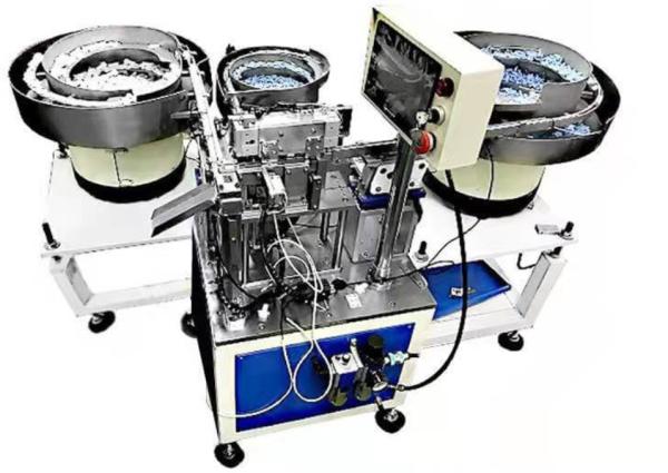 Machine d'assemblage automatique pour les aiguilles de prélèvement sanguin, en acier inoxydable, de bonne qualité, de grande capacité et de vitesse de fonctionnement rapide.