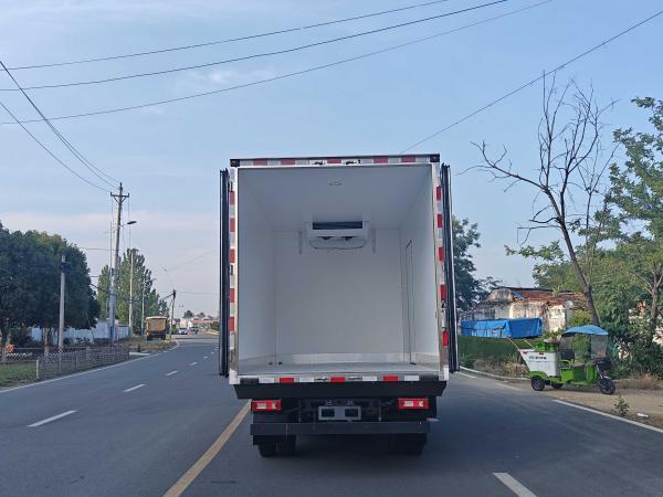 FRP Panels Pure Electric Refrigerated Box Truck With Side Door Refrigerator Cargo Truck