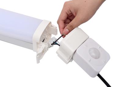 Corpo de alumínio da luz 40w-120w AC100-347V AC347V-480V da prova do diodo emissor de luz 130-140LM/W tri