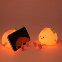 Lâmpada de noite doce de pêssego para crianças Luz de sono de silicone suave com sensor de toque recarregável USB Luzes noturnas para quarto de crianças