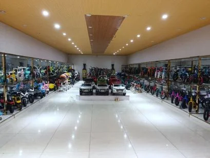 Детские катушки Девчонки и мальчики Слайдинг Твистер Автомобиль С Четырьмя Колесами Детка едет на игрушечном арахисовом автомобиле