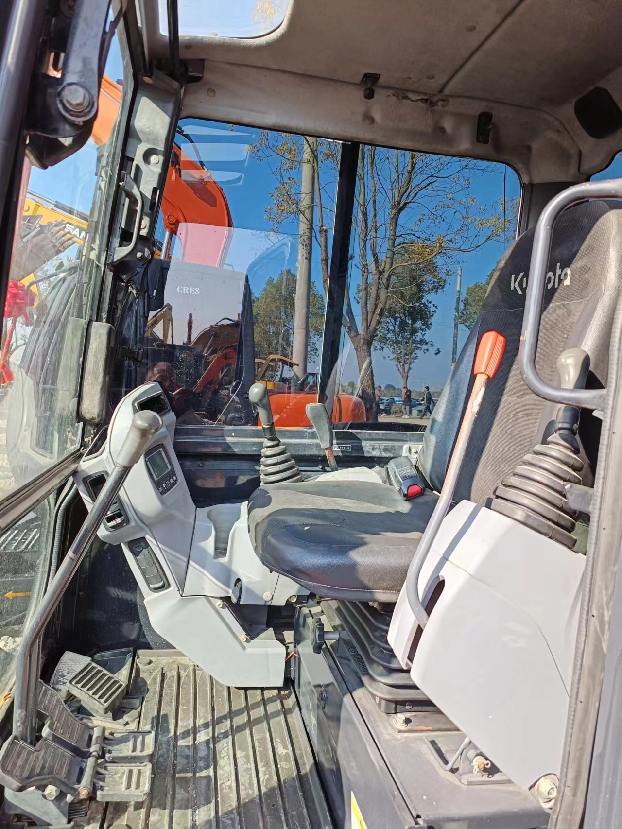 Мощная используемая экскаваторная машина Kubota KX165