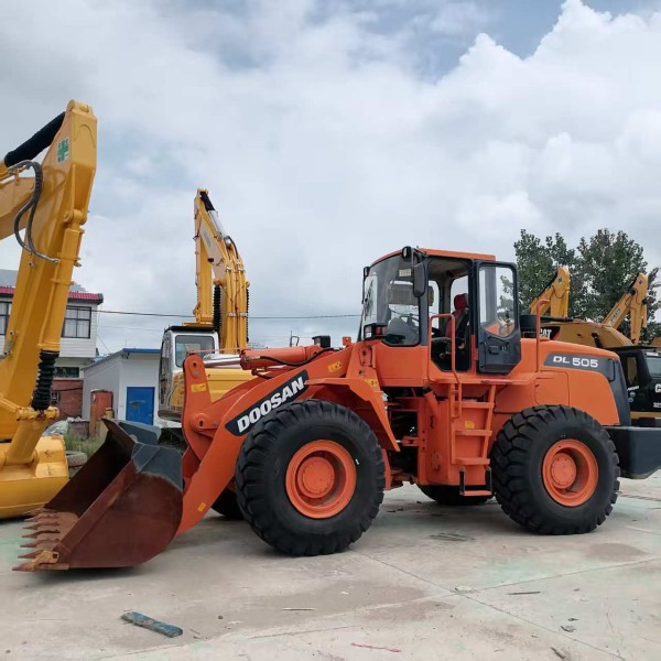 Used Doosan DL505 5 Ton Wheel Loader 3.0m³ Bucket 162kW Engine Construction Equipment for Mining Quarry Cheap Price in Stock