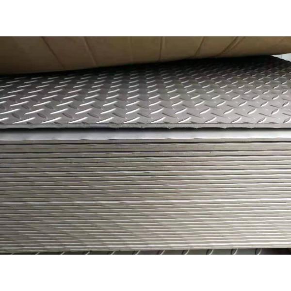 301L SUS301L Stainless Steel Checkered Plate Custom Pattern Embossed Surface 5mm Thickness