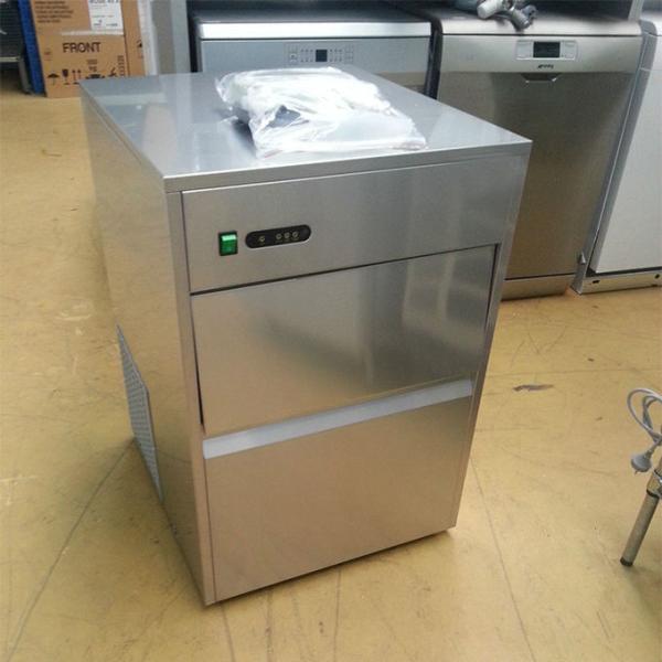 Low Noise Commercial Ice Maker Machine 26kgs For Hotel