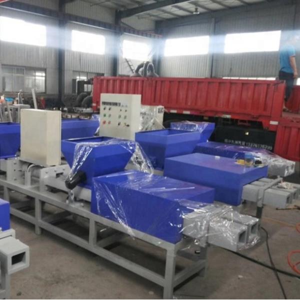 Отходы пиломатериалов, перерабатываемые на деревянных блоках, горячие прессовые машины с давлением 550-700 кг/м3