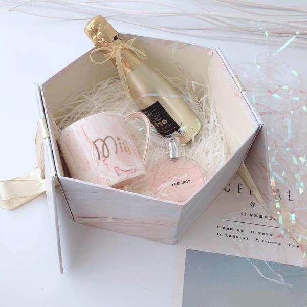 Recyclable Kraft Hexagon Shape Gift Box White Pink Black Marble Print For Wedding Favors