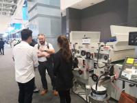 Máquina de verniçagem de linha de revestimento UV OEM para papel plástico metálico