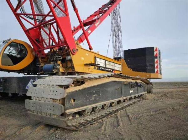 Grue sur chenilles SANY SCC3200A-8 d'occasion de 2023 avec une flèche de 62 mètres, un contrepoids de 170 tonnes, 411 heures de fonctionnement et en excellent état de marche.