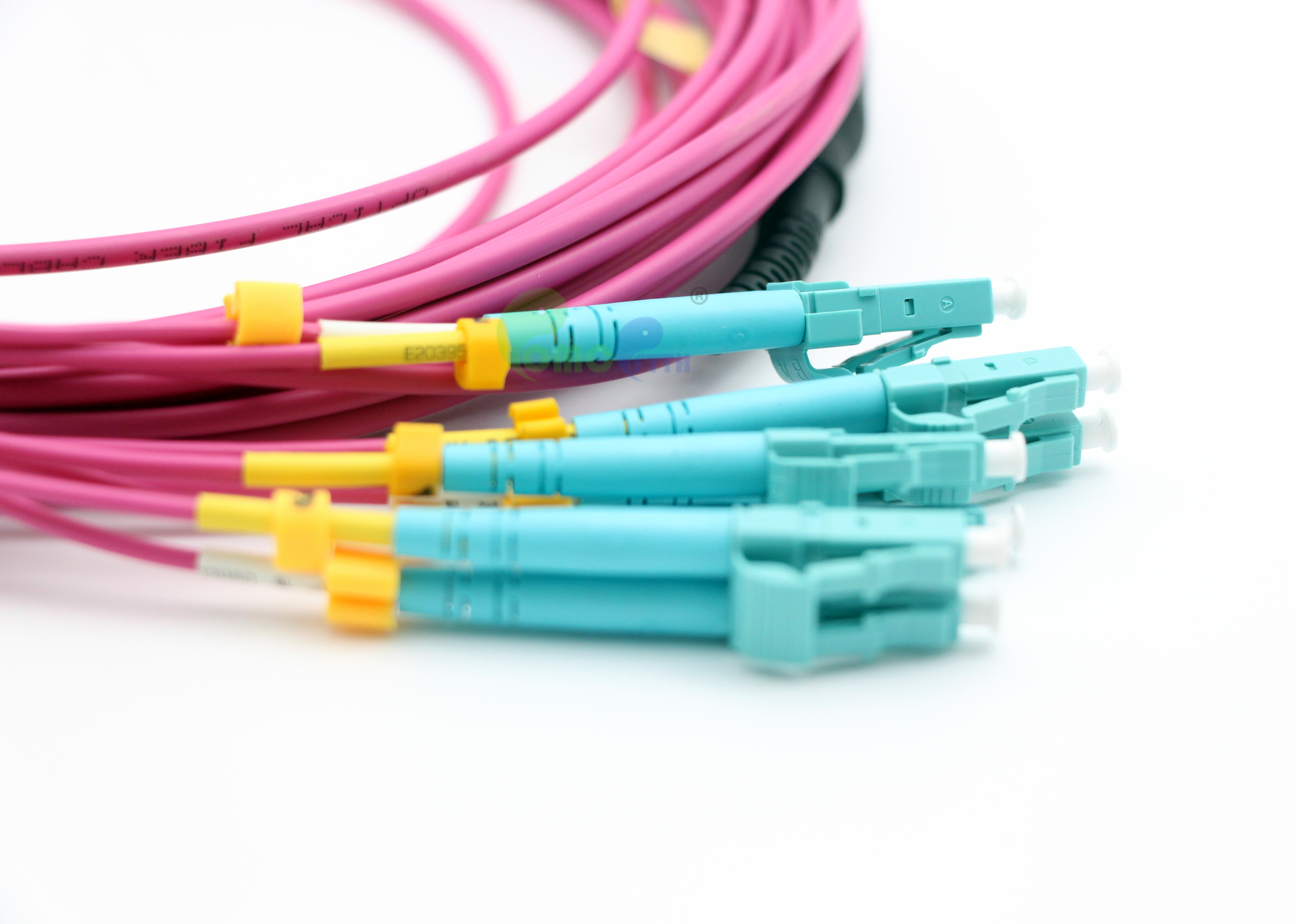 Хобот OM4 10M 8F MPO привязывает женщину MPO к разветвителю кабеля 2.0mm заплаты 4x LC двухшпиндельному LSZH