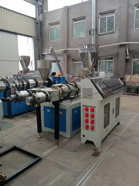 Extrudeuse à double vis de 16 à 63 mm avec moteur de 37 kW