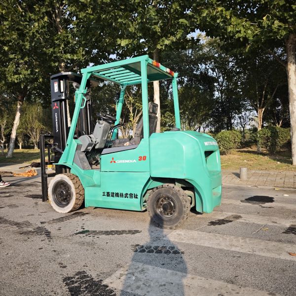 Used Mitsubishi 3-Ton Diesel Forklift with Premium Japanese Engineering