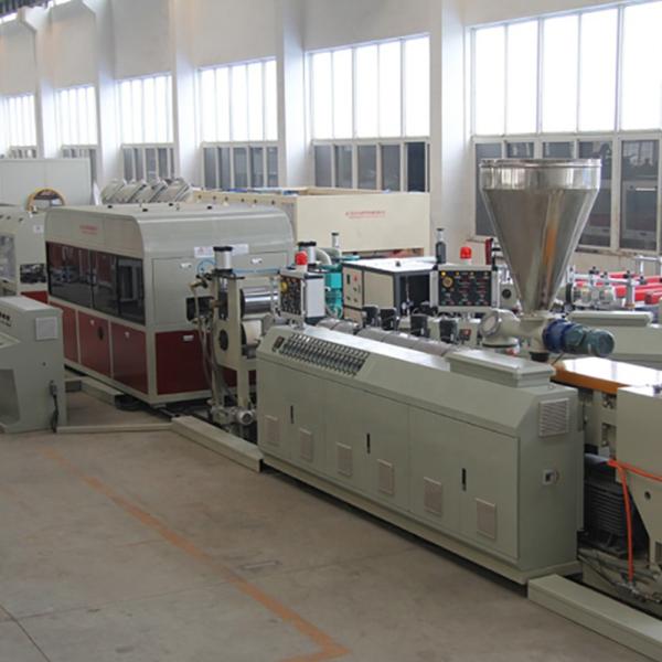 Машина экструдера для производства пВХ боковых покрытий с 38CrMoALA винтовым материалом и конкурентоспособным