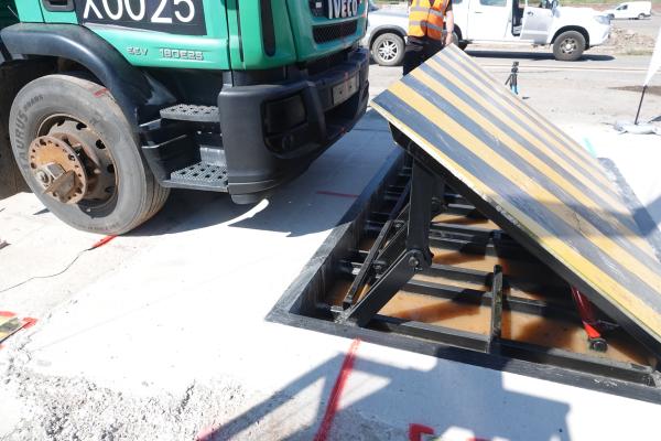 Sistema de barreira de alta segurança BLOQUEADOR de estrada classificado para acidentes para controlo de acesso