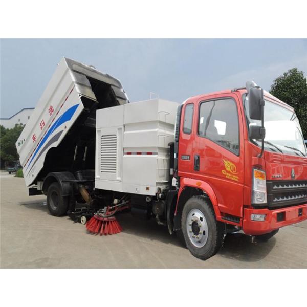 SINOTRUK HOWO 4X2 Road Sweeper Truck 2 Axles For Cleaning Highways / Urban Roads