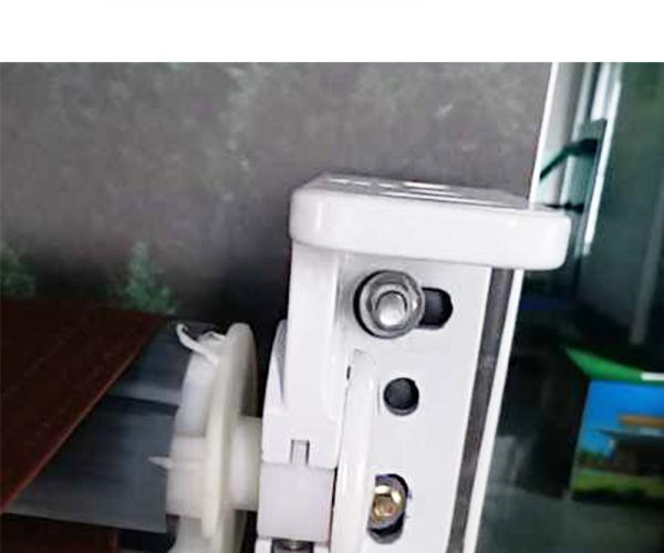 Моторизованный алюминиевый навес для стены