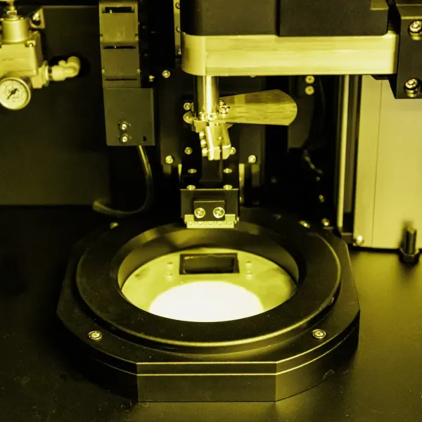 High-Throughput Drug Screening Silicon Microreactor Array