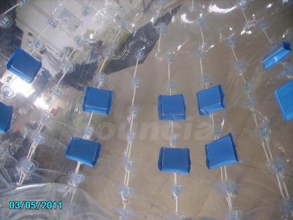 bola inflável do PVC Zorb de 1.0mm com os coxins traseiros macios