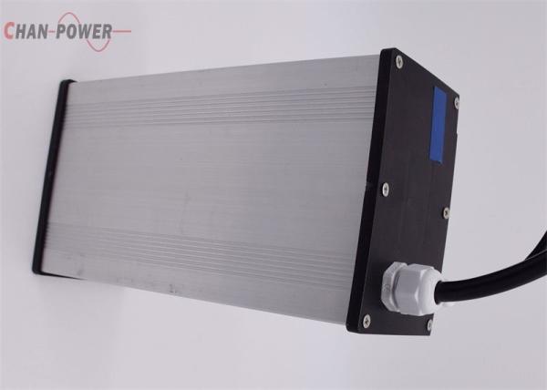 Outdoor 80w CREE LED Smart Solar Street Light 10800lm Flux Smooth Surface 12.8V
