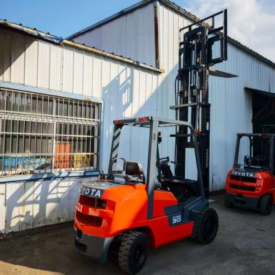 Powerful Used For Toyota 3 Ton 3000kg Diesel Forklift With 3-Stage Mast Japanese Engine 4-Wheel FD30 Model Sale