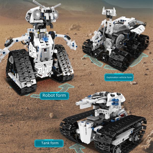 600 Parts Modern Military Models Robot 25*13*22.6cm 2.4Ghz Remote Control