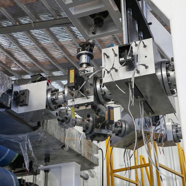 Machine de ligne d'extrusion de feuilles d'ancrage personnalisées / Machine de fabrication de feuilles d'ancrage Ligne de production de plaques PE à ancrage multipoint