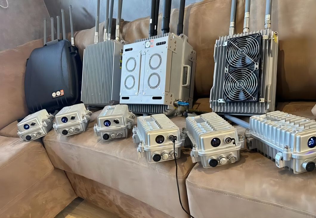 Система подавления Fpv Дронное помешивающее оборудование Четыре полосы 1.2g 1.4G 1.5g 2.4G 5.2g