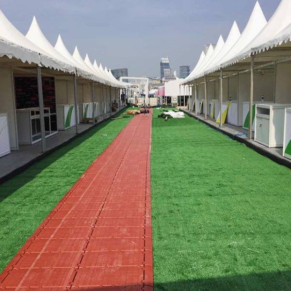 Heavy Duty 60 Tons/sqm Load Capacity Anti-slip Portable Event Flooring with 5 Years Warranty for Turf Protection and Tent Flooring