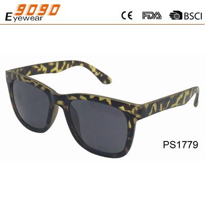 2017 new style  fashion sunglasses with 100% UV protection lens