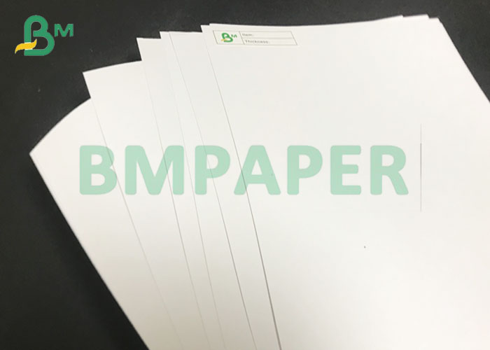 Супер белый крен бумаги 160gsm 200gsm Uncoated Woodfree для офсетной печати Супер белый крен бумаги 160gsm 200gsm Uncoated Woodfree для офсетной печати