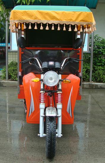 Forme o veículo com rodas do triciclo 150CC 3 do motor do passageiro para a senhora e uns povos mais idosos