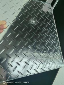 Anti-Slip Flat Pattern Laminated Glass in Clear/Extra Clear for Customizable