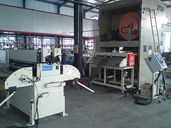 Placa de aço de 3 fases que endireita a máquina que forma o material que carimba o processamento
