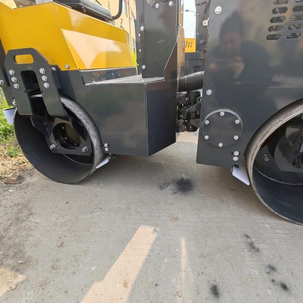 Road Construction Machine Small Road Roller Equipment for Asphalt Road Maintenance Good Sale