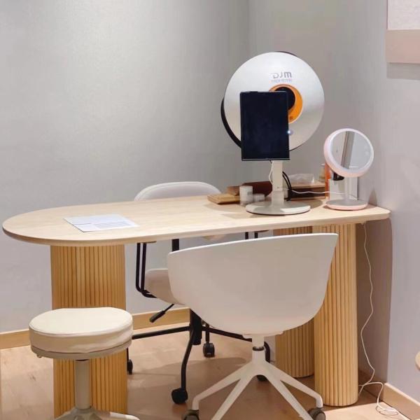 2.5kg Skin Care Analysis Machine Portable 7200K Skin Analysis Equipment With Magnifying Lamp