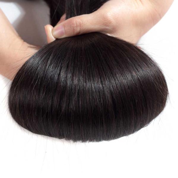 Paquets brésiliens de cheveux de Vierge naturelle droite de la couleur 100 avec la fermeture 4 x 4