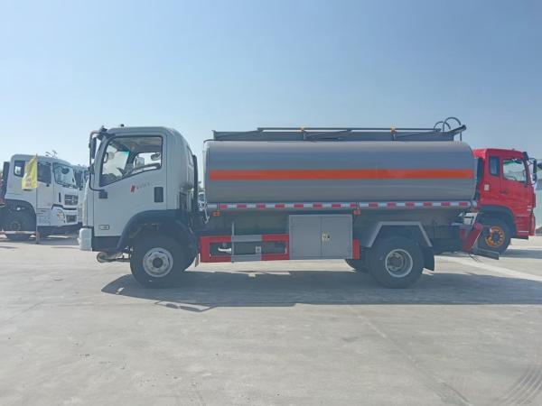 Manual Transmission New Condition Fuel Truck Dongfeng 4x2 10 Cubic Meter Fuel Truck Reliable Performance Diesel Tanker