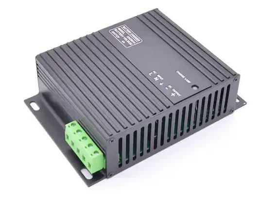 Tensão diesel 12v/24v do carregador dos acessórios da bateria do gerador