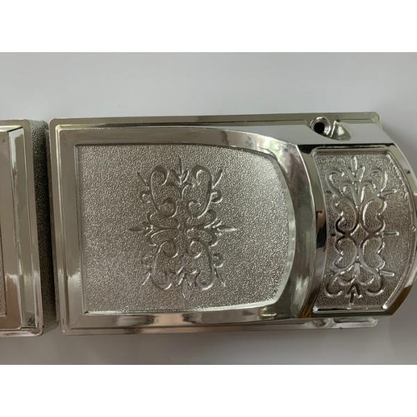 Гроб медного цвета золота серебряный разделяет орнаменты ларца для похоронного украшения