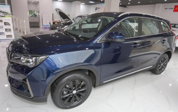 BAIC Ruixiang X5 Gasoline SUV 1.5T+6AT And 1.5T+6MT 5/7 Seats Sports Car