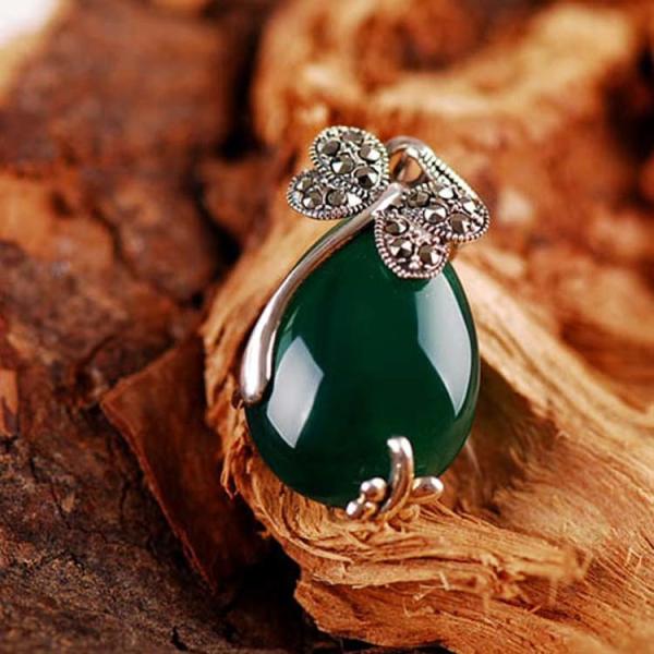 Thail Silver Green Agate and Marcasite Pendant Necklace(N11064GREEN)