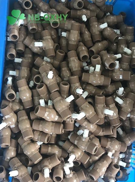 Válvula de bola compacta de corpo marrom de PVC com 100% de material e conexão de fio no Brasil